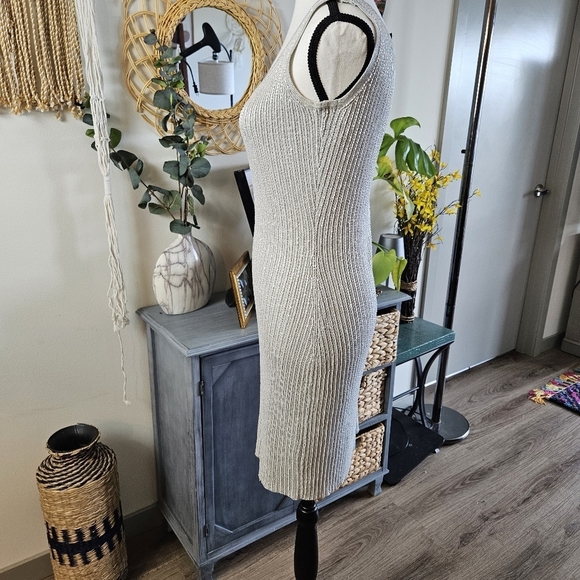 CARMEN MARC VALVO Beaded Metallic Silver Bodycon Dress Size Small - Picture 4 of 6